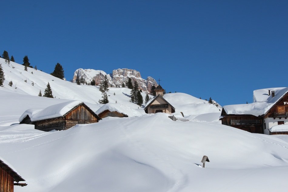 Houses in the snow In Italy