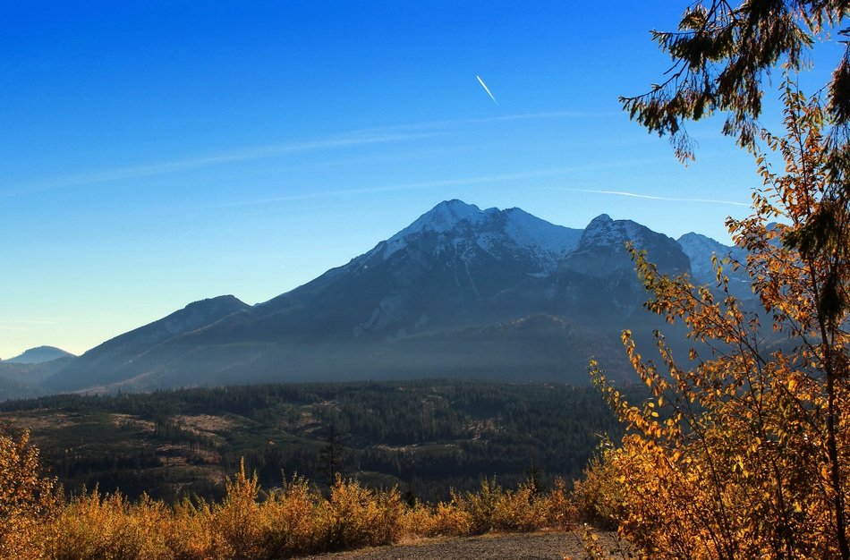 hiking trails in the Tatras in autumn