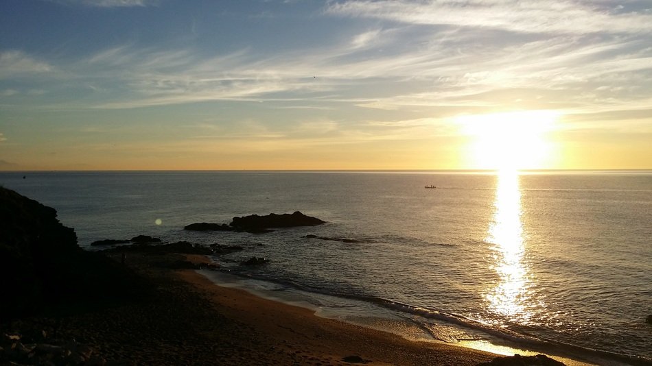 bright sunrise over the horizon