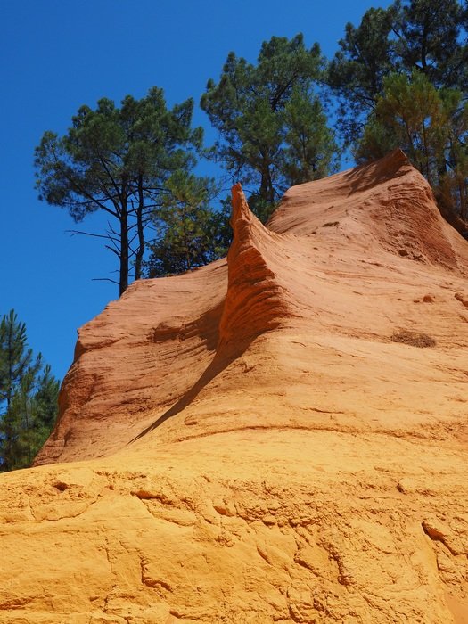 orange mineral rocks in vaucluse