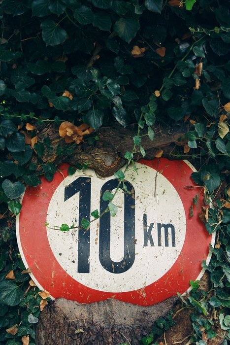 road sign speed limit 10 km