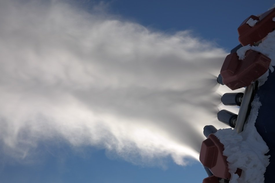 snow cannon with many nozzles