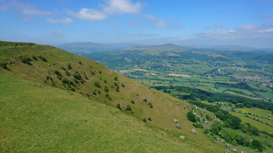 mountains with green grass in wales
