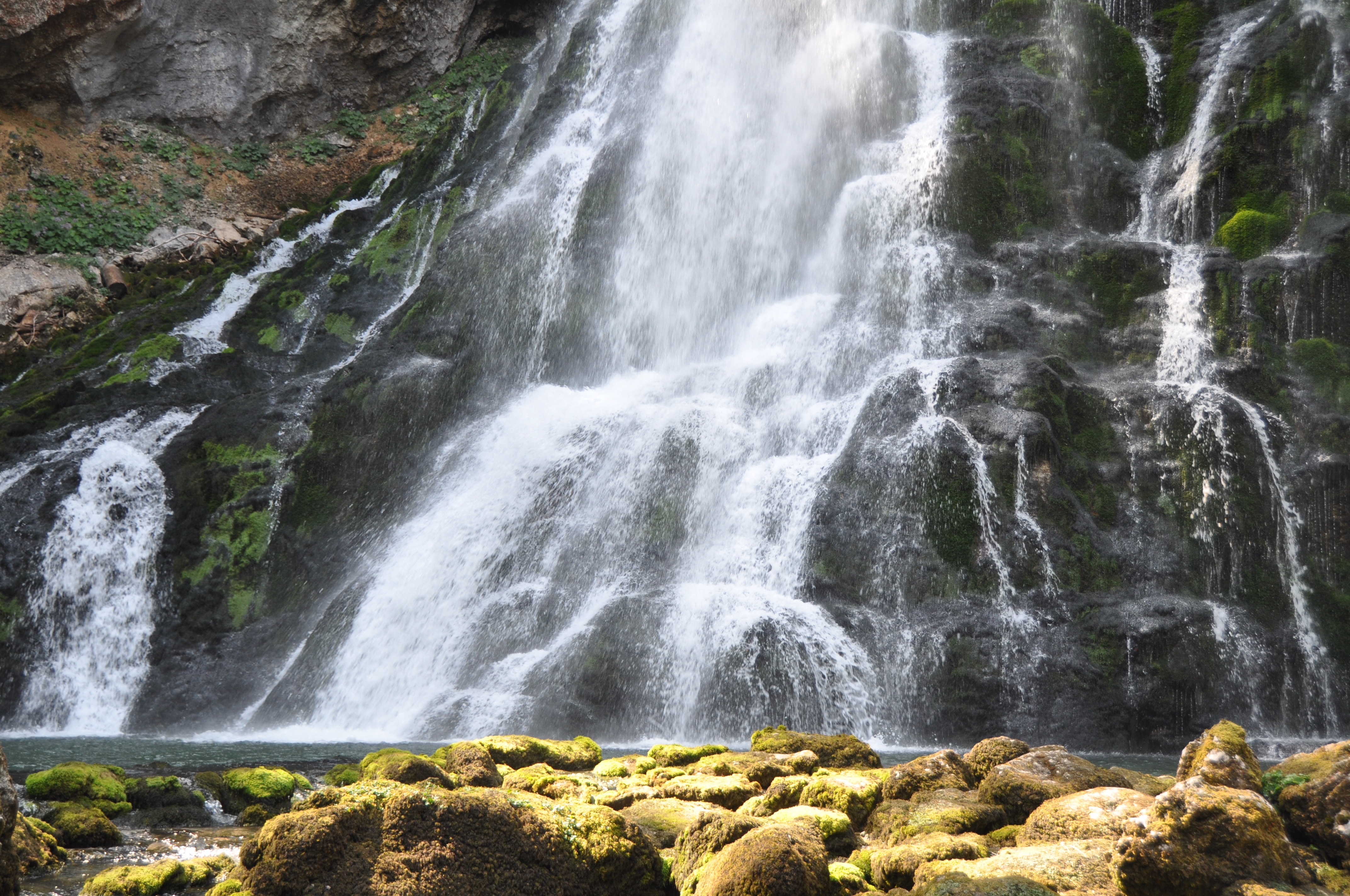 Waterfall Р›РµР№СѓРІ