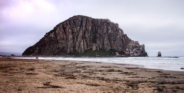 morro rock on the morro bay in california