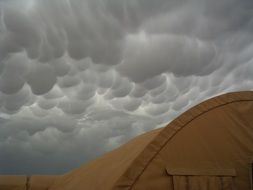 mammatus clouds as a storm warning