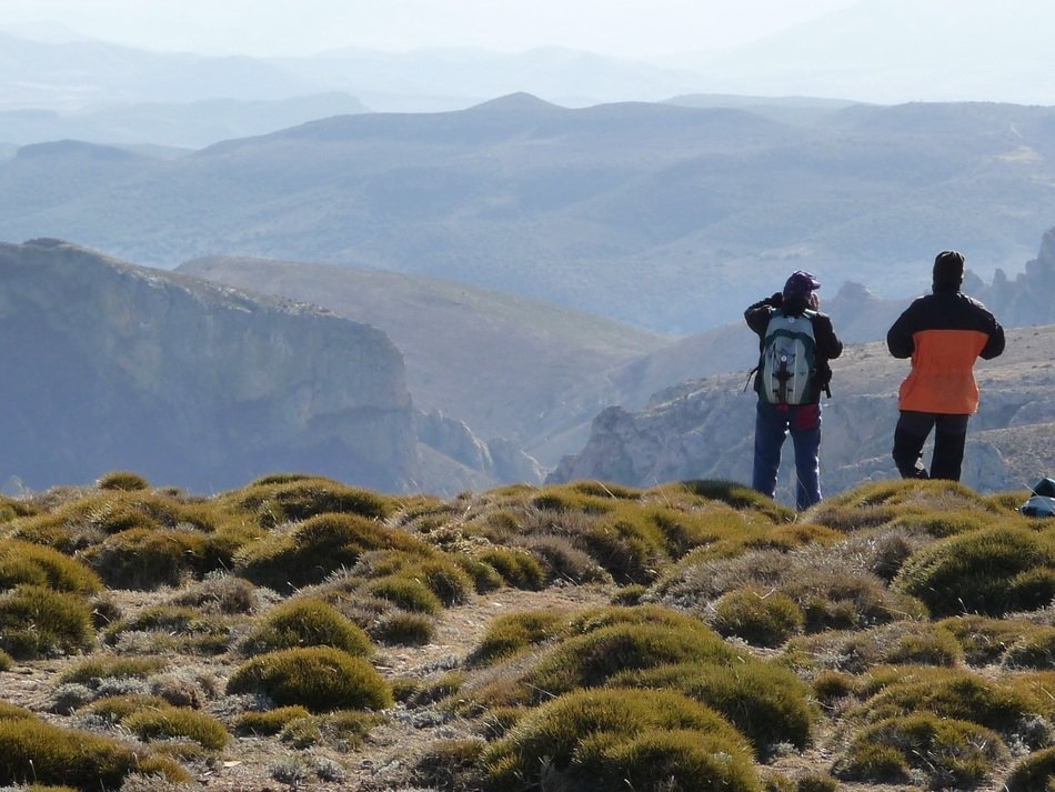 tourists on top of the Moncayo mountain range