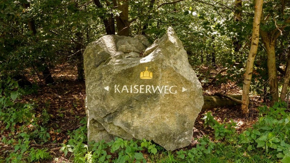Waymark Stone Direction
