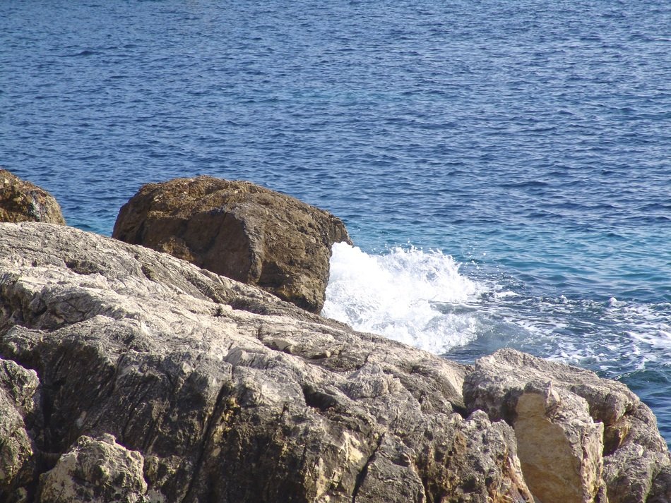 Sea Surf at Stones on a sunny day