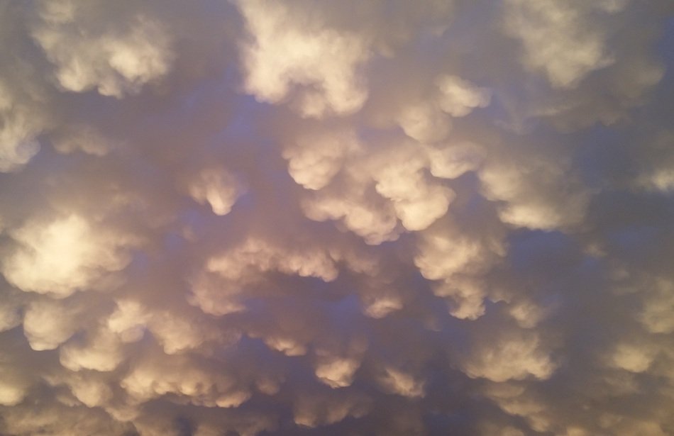 clouds in the sky as natural beauty