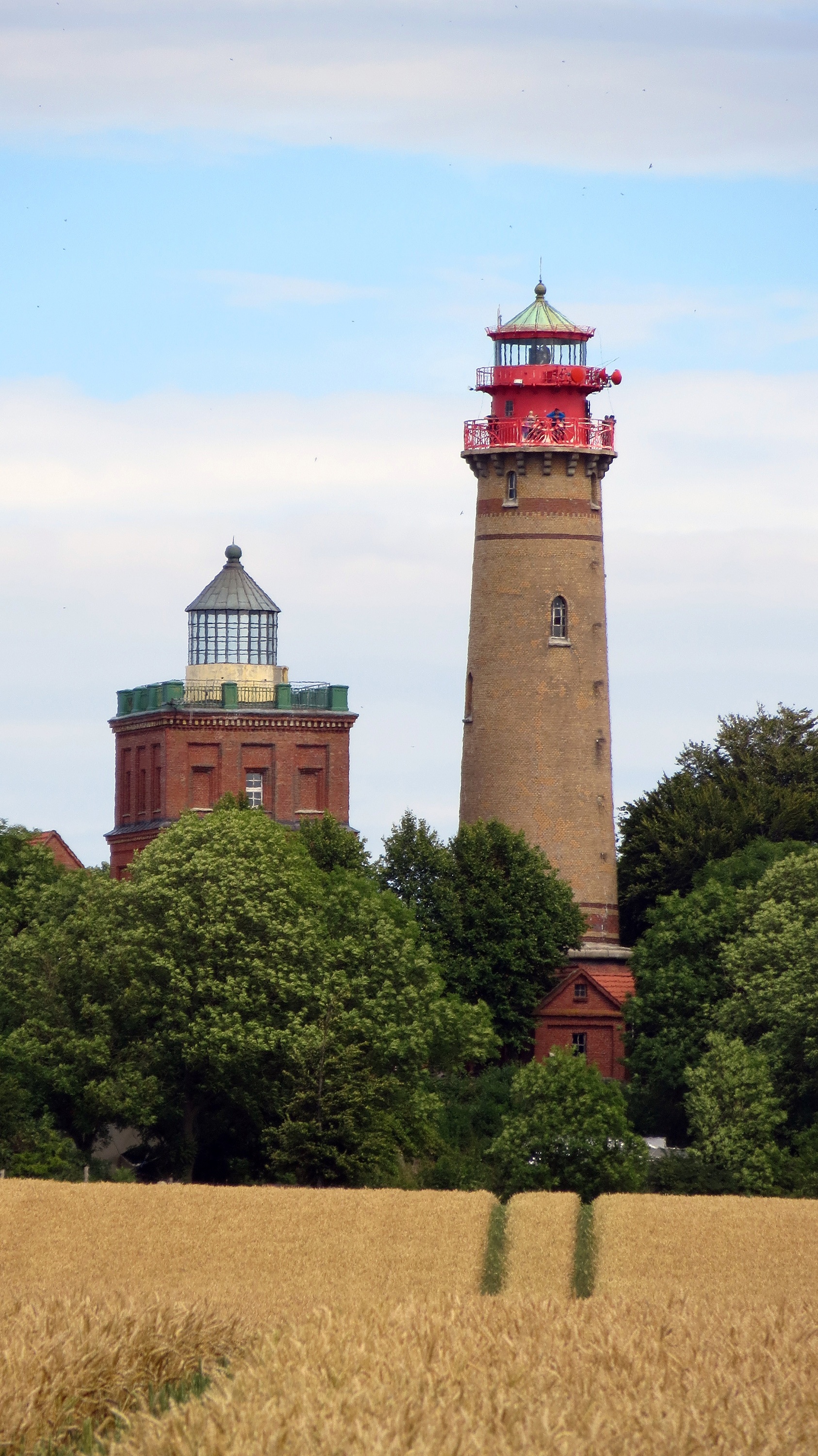 Маяк поле. Рюген Маяк. Маяк на острове Рюген. Мыс Аркона Маяк. Cape Arkona Lighthouse.