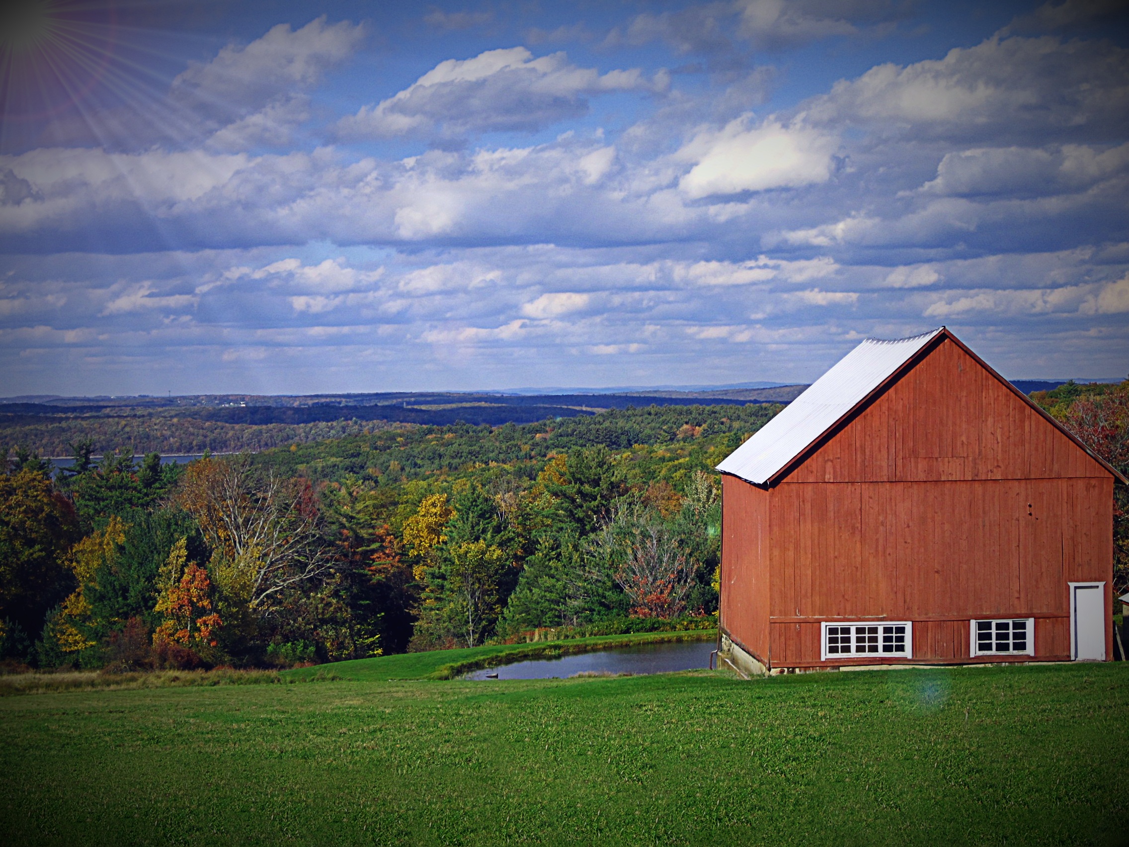 Red Barn Livingston Texas - ewzz3ph