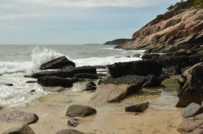 sea ââsurf on a rocky beach