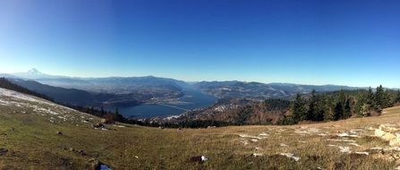 stunningly beautiful Columbia Gorge