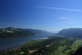 scenery of columbia river