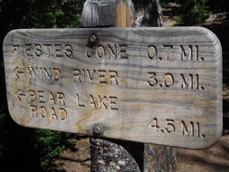 direction board in the rocky mountain national park