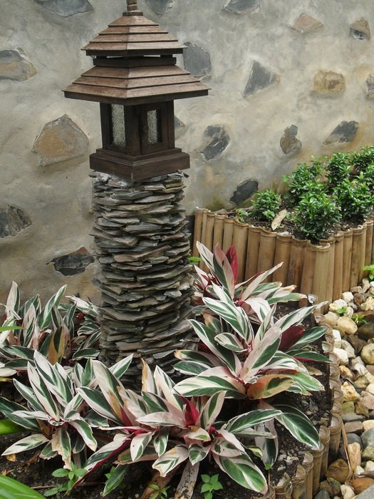 stone tower lamp