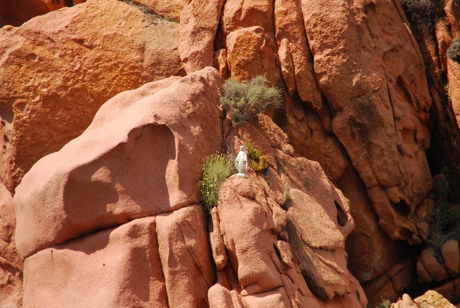 Red rocks in nature