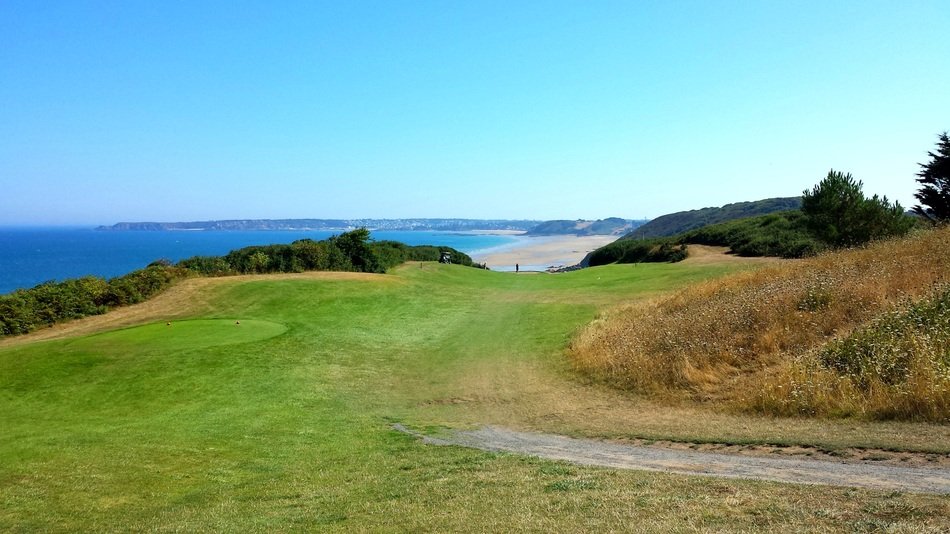 golf course on the shore of d'Armora