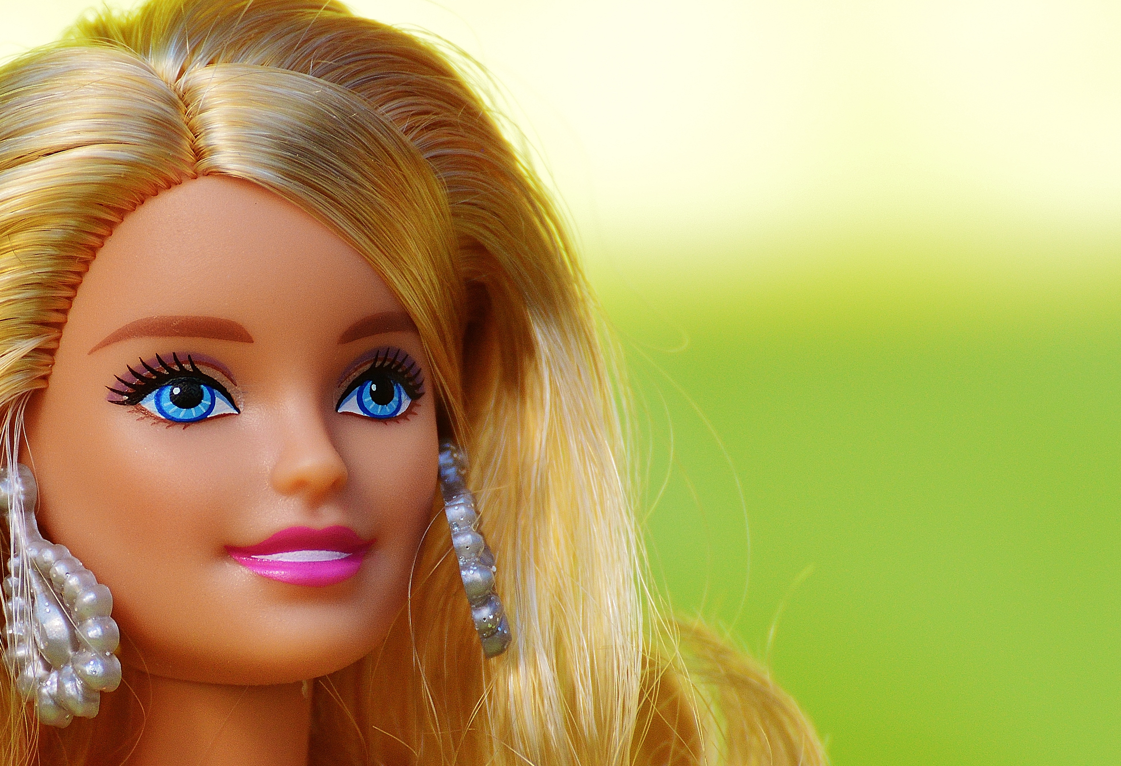 File size: 3.12Mb, doll with golden hair and bright eyes picture with tags:...