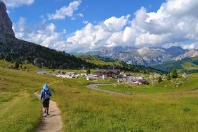 path to a village in south tyrol