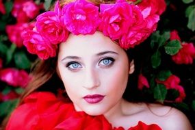 model with roses wreath