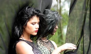 insanely beautiful Girl Mirror Reflection