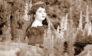 Girl Flowers monochrom