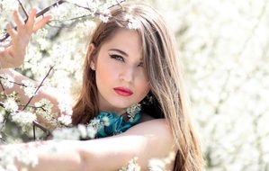 Girl Flowers Spring Blue Eyes N11