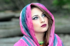 model with blue eyes in the scarf