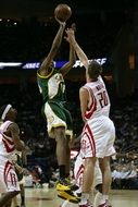 playing team on a basketball competition
