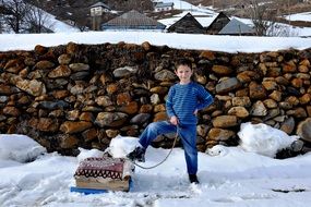 Child with sled