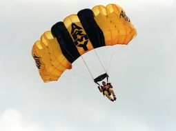 parachute military training