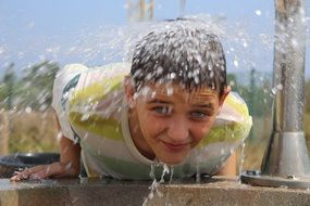 Water flowing on a child