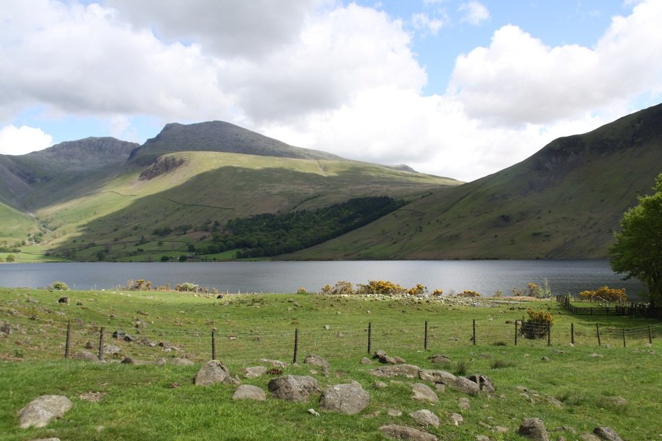 Landscape with the lake and mountains in Cumbria