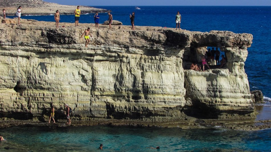 jumping spot in cape greco