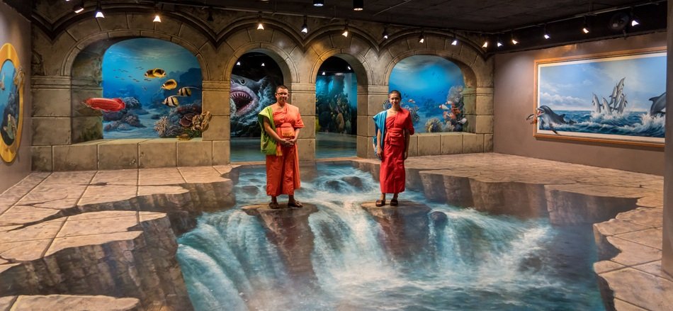 Monks in 3D Museum