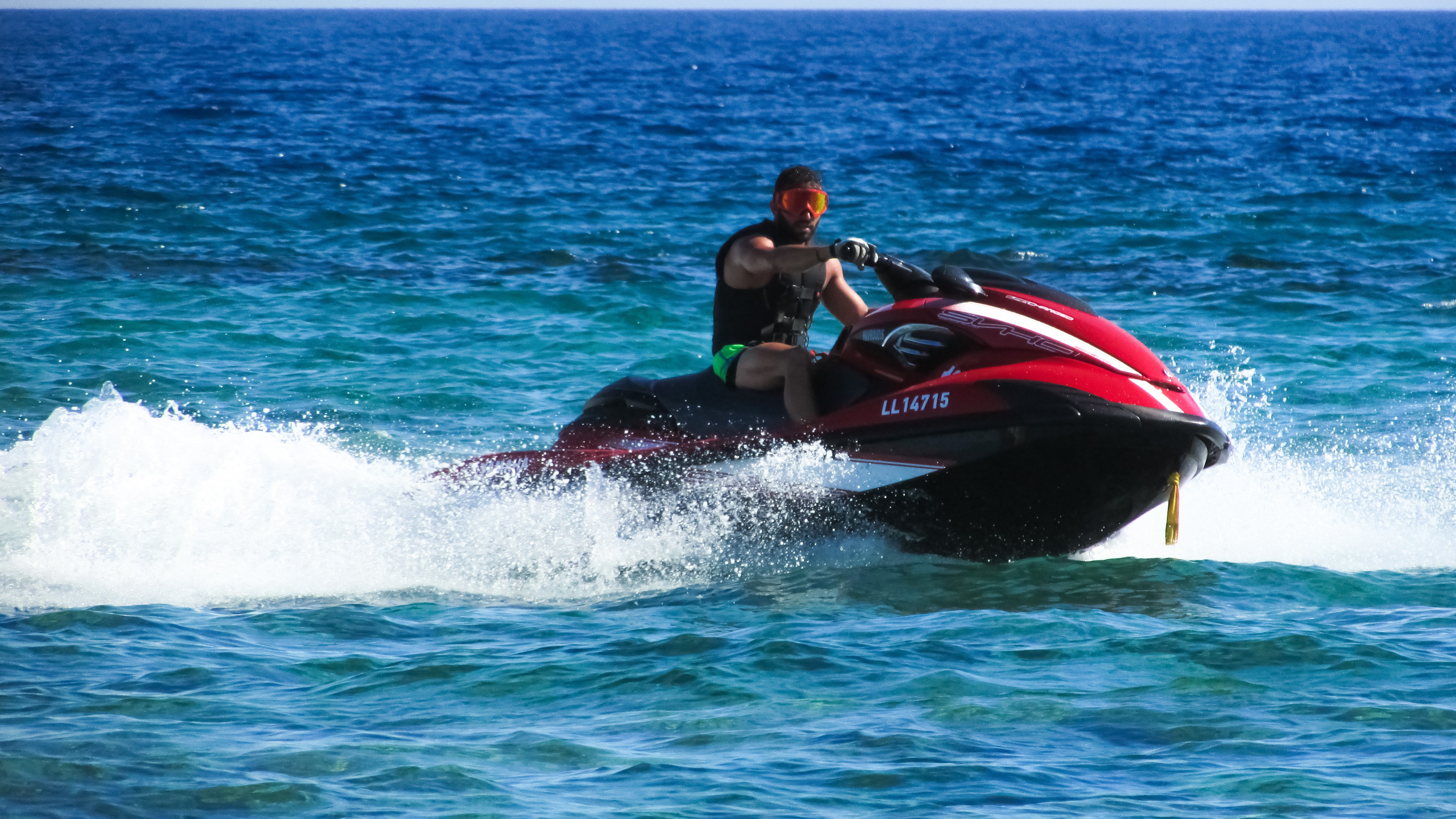 Гидроцикл лошадиных сил. Jet Ski гидроцикл. Скутер на воде. Виды гидроциклов. Спорт на гидроциклах.