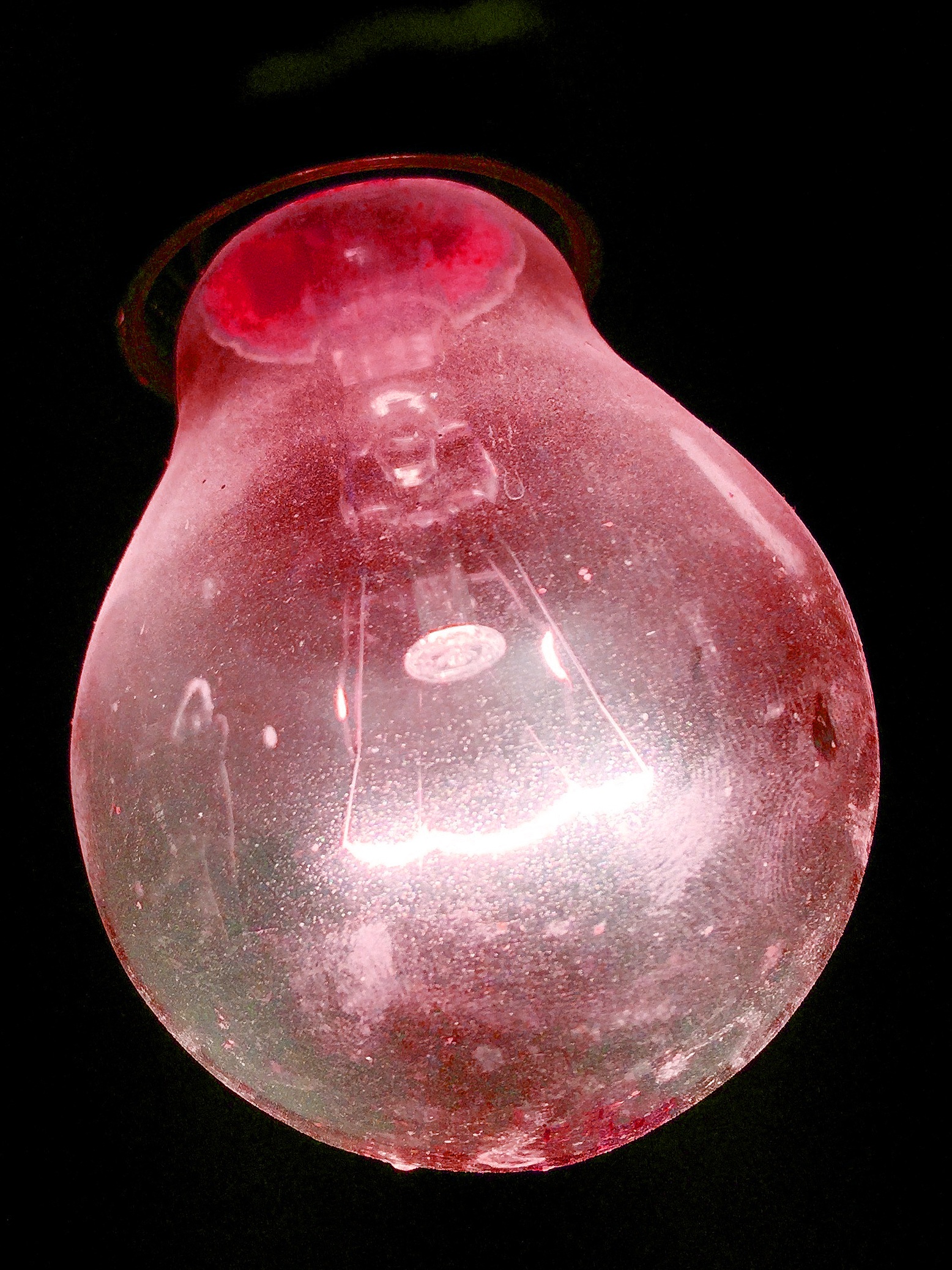 Розовая лампочка
