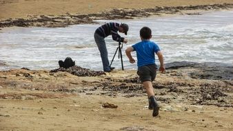 people spend their free time by the sea