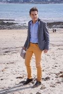 picture of the grey blazer with brown jeans