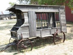 wooden wagon in the scenic area in Oregon