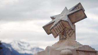 Sundial statue star