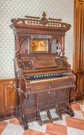 Antique Piano Hotel