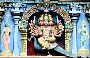 divine sculpture in the temple of Minakshi Amman