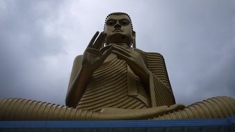 huge sculpture of a buddha in sri lanka