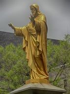 Jesus Golden Statue