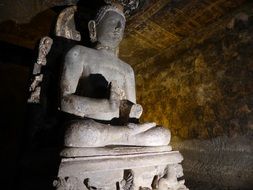 buddha statue in ajanta