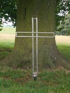 Cross Tree Metal