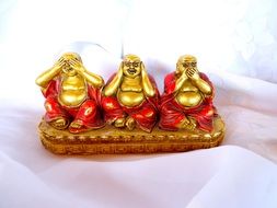 Buddha gold statuette